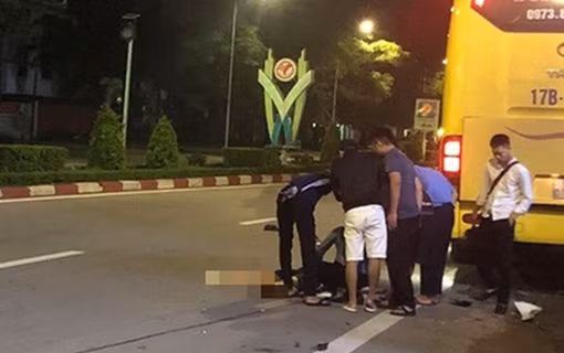 Xe khách tông xe máy, 2 nữ sinh viên Đại học Vinh thương vong