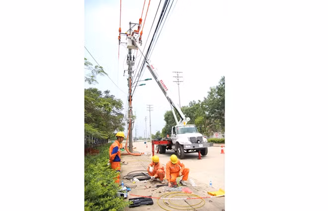 Tổn thất điện năng trong tháng của toàn EVNNPC ước đạt 5,40%, lũy kế 8 tháng đạt 5,26%. Tổn thất điện năng trong tháng của toàn EVNNPC ước đạt 5,40%, lũy kế 8 tháng đạt 5,26%.