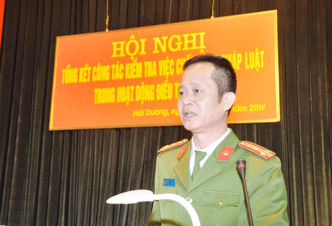 Đại tá Bùi Xuân Hùng, Chánh Văn phòng Cơ quan Cảnh sát điều tra Công an tỉnh Hải Dương báo cáo kết quả chắp hành pháp luật trong hoạt động điều tra xửu lý tội phạm năm 2018 Đại tá Bùi Xuân Hùng, Chánh Văn phòng Cơ quan Cảnh sát điều tra Công an tỉnh Hải Dương báo cáo kết quả chắp hành pháp luật trong hoạt động điều tra xửu lý tội phạm năm 2018