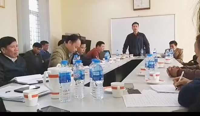 Ông Lê Tuấn Anh - Phó Giám đốc Công ty Hòa Phát Phú Thọ đã phải chính thức xin lỗi người dân xã Đồng Lương - Cẩm Khê - Phú Thọ vì những hoạt động sai phạm của công ty đã gây ảnh hưởng nghiêm trọng đến đời sống nhân dân. Ông Lê Tuấn Anh - Phó Giám đốc Công ty Hòa Phát Phú Thọ đã phải chính thức xin lỗi người dân xã Đồng Lương - Cẩm Khê - Phú Thọ vì những hoạt động sai phạm của công ty đã gây ảnh hưởng nghiêm trọng đến đời sống nhân dân.