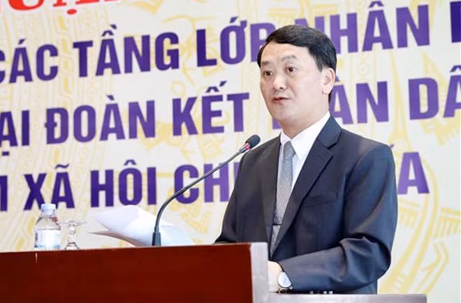 Phó Chủ tịch, Tổng Thư ký UBTƯ MTTQ Việt Nam chủ trì thảo luận tại Trung tâm thảo luận số 5.