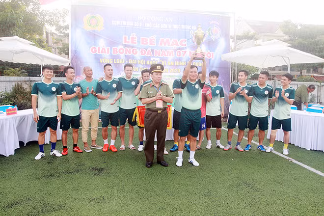 Cục Hậu cần giành cúp vô địch Giải đấu.