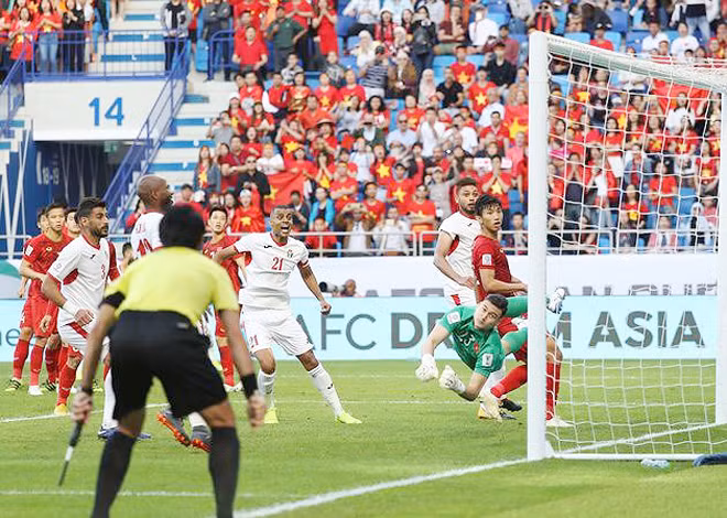 Tuyển Việt Nam tăng bậc trên BXH FIFA sau khi thắng Jordan