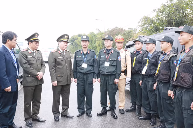 Thứ trưởng Bộ Công an Bùi Văn Nam kiểm tra tình hình an ninh cho Hội nghị Thượng đỉnh Mỹ - Triều lần 2 tại Hà Nội.