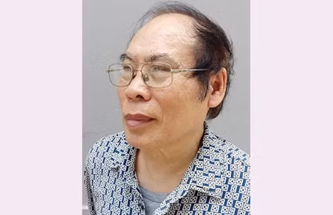 Nhà thơ Nguyễn Việt Bắc.