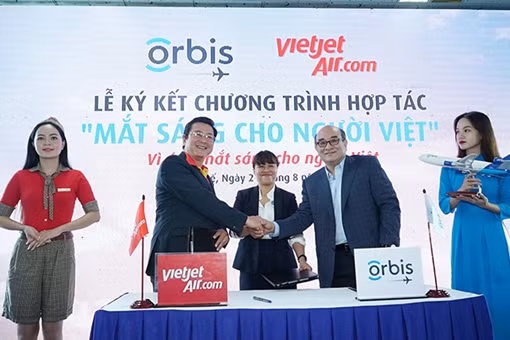 Vietjet đồng hành cùng bệnh viện bay trên không mang “Mắt sáng cho người dân”