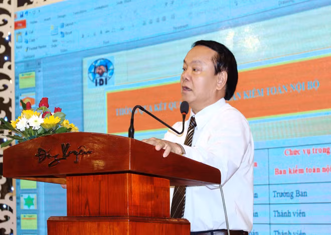 Ông Lê Thanh Thuấn thay mặt HĐQT nhiệm kỳ mới chia sẻ chiến lược kinh doanh táo bạo của IDI năm 2019 Ông Lê Thanh Thuấn thay mặt HĐQT nhiệm kỳ mới chia sẻ chiến lược kinh doanh táo bạo của IDI năm 2019