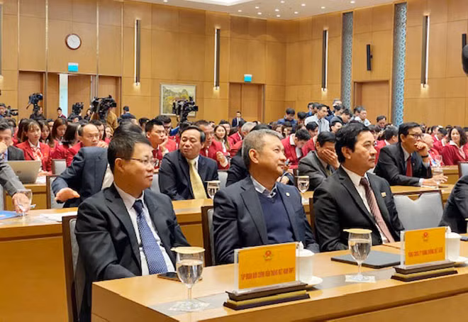 Ông Nguyễn Trường Giang, Phó TGĐ VinaPhone tham dự buổi Thủ tướng Chính phủ gặp mặt VĐV, HLV đạt thành tích cao tại Sea Games 30. Ông Nguyễn Trường Giang, Phó TGĐ VinaPhone tham dự buổi Thủ tướng Chính phủ gặp mặt VĐV, HLV đạt thành tích cao tại Sea Games 30.