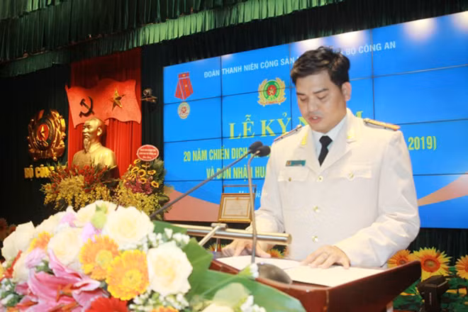 Thiếu tá Đồng Đức Vũ, Bí thư Đoàn Thanh niên Bộ Công an đã phát động đợt sinh hoạt chính trị