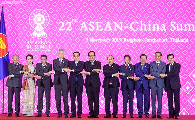 Thủ tướng Nguyễn Xuân Phúc dự Hội nghị Cấp cao ASEAN - Trung Quốc. - Ảnh: VGP/Quang Hiếu