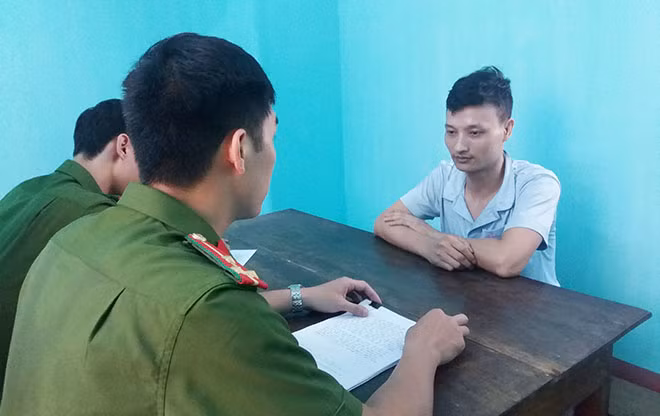 Đối tượng phạm tội trong một vụ án bị các chiến sĩ Công an TP Nam Định bắt giữ.