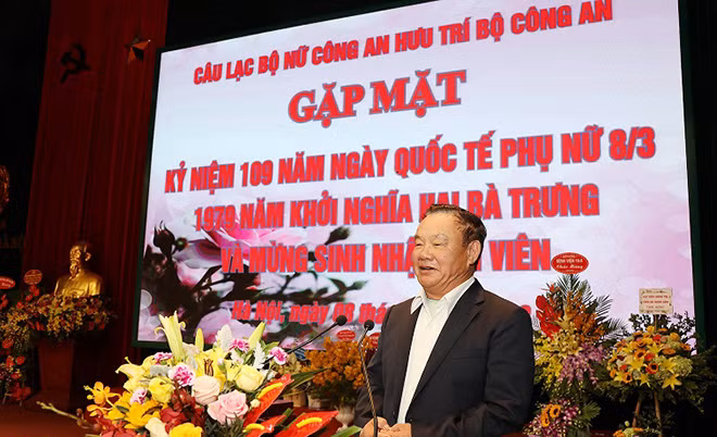 Thượng tướng Nguyễn Khánh Toàn phát biểu tại buổi gặp mặt Thượng tướng Nguyễn Khánh Toàn phát biểu tại buổi gặp mặt