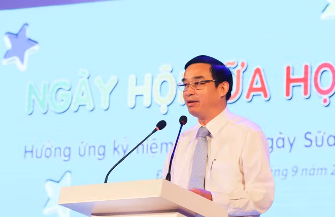Ông Lê Trung Chinh – Phó Chủ tịch UBND Thành phố Đà Nẵng mong muốn thêm nhiều trẻ em được thụ hưởng chương trình sữa học đường
