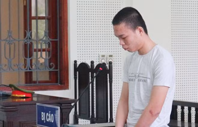 Bị cáo Trương Văn Đạt trước tòa.