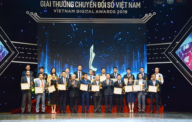 EVN và các đơn vị ngành Điện được vinh danh tại lễ trao giải.