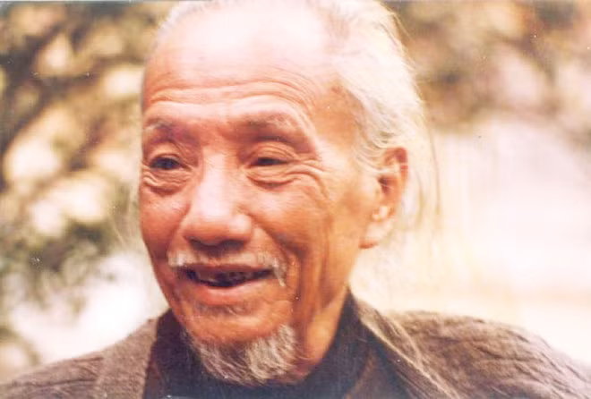 Nhà viết kịch Lộng Chương.