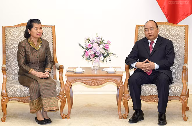 Thủ tướng Nguyễn Xuân Phúc và Phó Thủ tướng Campuchia Men Sam An - Ảnh: VGP/Quang Hiếu Thủ tướng Nguyễn Xuân Phúc và Phó Thủ tướng Campuchia Men Sam An - Ảnh: VGP/Quang Hiếu