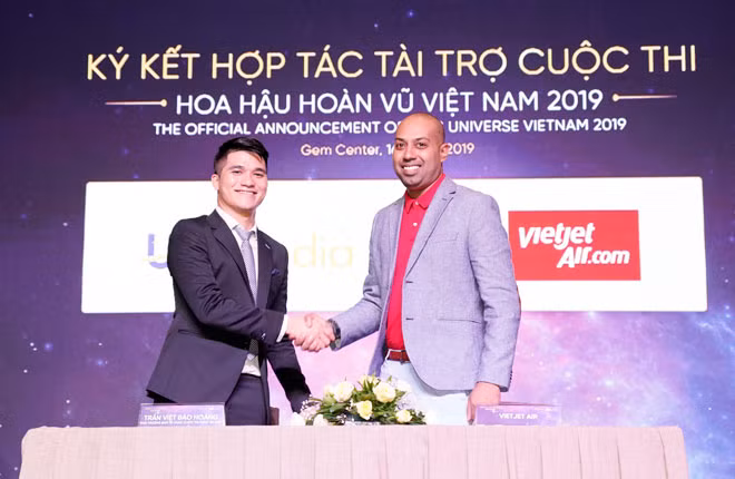 Hình ảnh tại buổi ký kết tài trợ cuộc thi.