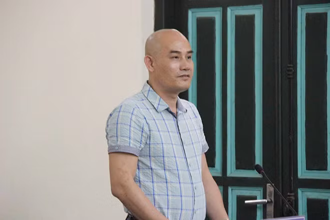 Anh Nguyễn Văn Thiện tại toà.