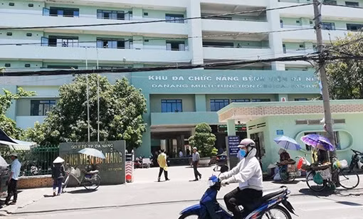 Hành hung nhân viên y tế khi bị nhắc đeo khẩu trang ảnh 3