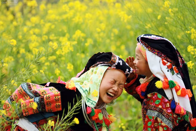 Việt Nam là một trong những quốc gia có chỉ số hạnh phúc cao. Ảnh: “Nụ cười của những em bé HMông”.