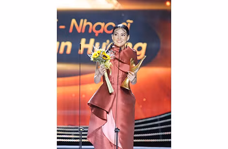 Nhạc sĩ, ca sĩ Bùi Lan Hương.