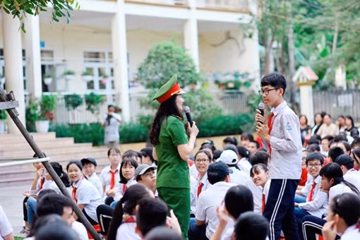 Điều tra vụ thầy giáo bị tố xâm hại tình dục học sinh lớp 2 ảnh 2