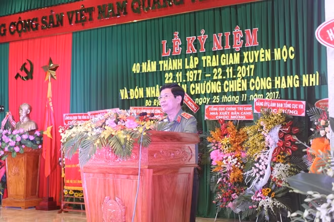 Thứ trưởng Nguyễn Văn Sơn phát biểu chỉ đạo tại buổi lễ.