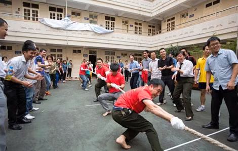 Các đội tham gia thi đấu môn kéo co.