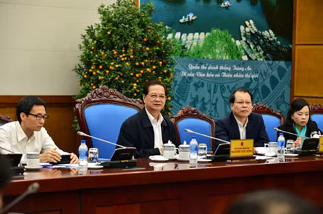Thủ tướng Nguyễn Tấn Dũng chỉ đạo đẩy mạnh bảo hiểm y tế toàn dân. Thủ tướng Nguyễn Tấn Dũng chỉ đạo đẩy mạnh bảo hiểm y tế toàn dân.