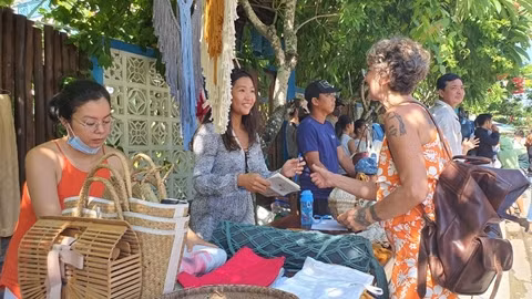 Độc đáo chợ phiên làng chài ở phố cổ Hội An 