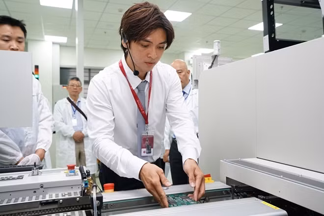 Nhà máy công nghệ cao SMT đầu tiên tại Đà Nẵng và miền Trung đã được đội ngũ kỹ sư trong nước tiếp cận làm chủ công nghệ, vận hành sản xuất.