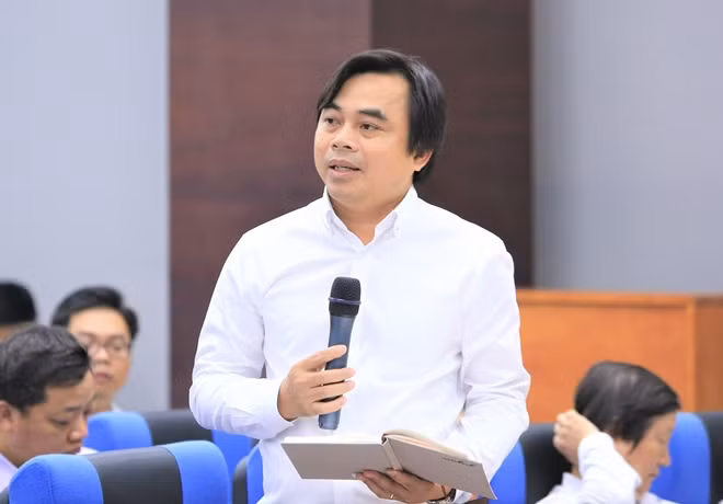 Ông Tô Văn Hùng - Giám đốc Sở TN&MT Đà Nẵng và gia đình đã bị các đối tượng nhắn tin không đúng sự thật, gây bất an. Thậm chí đe dọa đưa thông tin cá nhân của ông lên truyền thông...