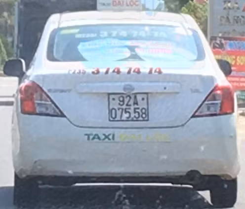 Đội TTKSGTĐB cao tốc số 5 đã xác định tài xế điều khiển xe taxi của Công ty CP Taxi Chiến Nga chạy ngược chiều trên cao tốc Đà Nẵng - Quảng Ngãi.