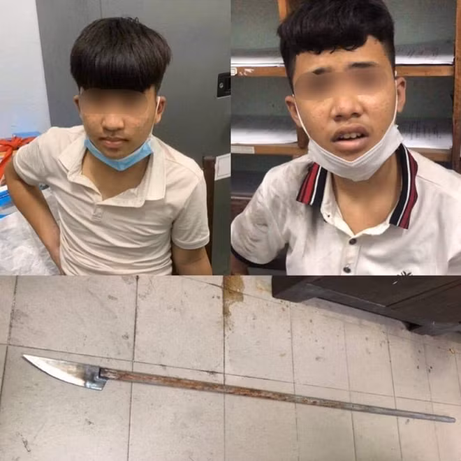 Hai trong nhóm đối tượng sử dụng hung khí chống lực lượng Công an trong đêm bị tạm giữ để điều tra.