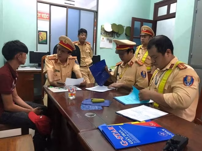 Đối tượng Đào Văn Dũng tại Cơ quan Công an.