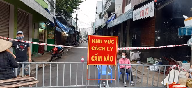 Việc khoanh vùng, điều tra dịch tễ, truy vết các trường hợp F0, F1 được xiết chặt để sớm dập dịch, ngăn chặn lây lan trong cộng đồng.