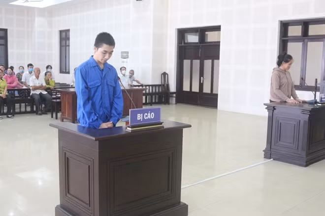 Nguyễn Viết Quyết tại tòa.