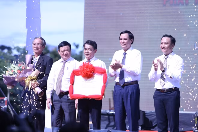 Ngày 4/7, tại TP Đà Nẵng đã tổ chức lễ đón nhận Bằng chứng nhận Di sản văn hóa phi vật thể Quốc gia “Nghề làm nước mắm Nam Ô”.