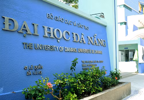 Chiều 14/2, Đại học (ĐH) Đà Nẵng đã cho sinh viên tiếp tục nghỉ học đến hết ngày 23/2. Sinh viên quốc tế tạm thời chưa quay trở lại Việt Nam cho đến khi có thông báo.