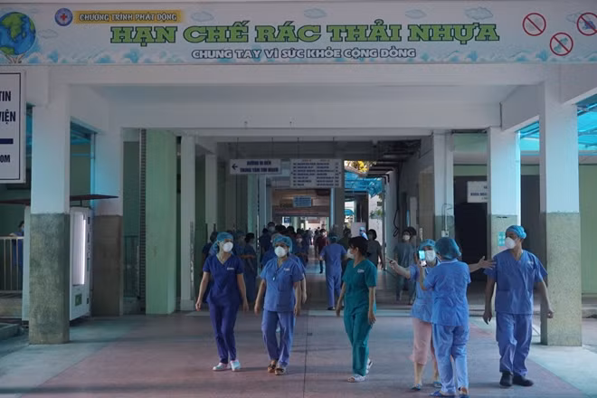 Sau 30 ngày áp dụng biện pháp cách ly y tế toàn Bệnh viện Đà Nẵng, Ban Chỉ đạo phòng chống dịch COVID TP Đà Nẵng đã Quyết định kết thúc áp dụng biện pháp cách ly cho phép Bệnh viện Đà Nẵng mở cửa trở lại và chuẩn bị triển khai việc khám, chữa bệnh cho bệnh nhân.