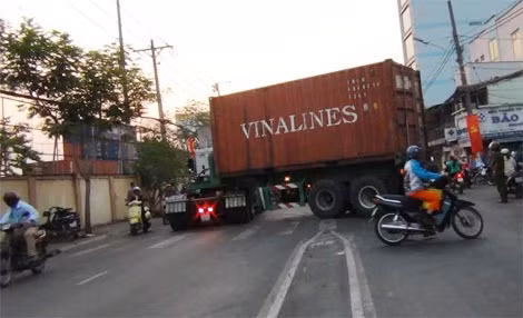 Hiện trường vụ TNGT.