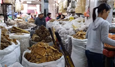 Măng có mùi khét của diêm sinh là do sấy bằng lưu huỳnh.