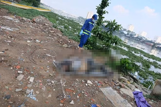 Thi thể người đàn ông trôi trên sông Sài Gòn được đưa vào bờ