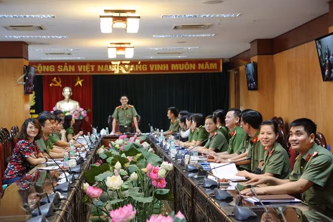 Chủ tịch Công đoàn Tổng cục Chính trị CAND phát biểu tại cuộc họp