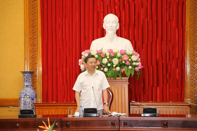Thượng tướng Tô Lâm, Ủy viên Bộ Chính trị, Bộ trưởng Bộ Công an, Trưởng ban chỉ đạo Tây Nguyên chủ trì cuộc họp