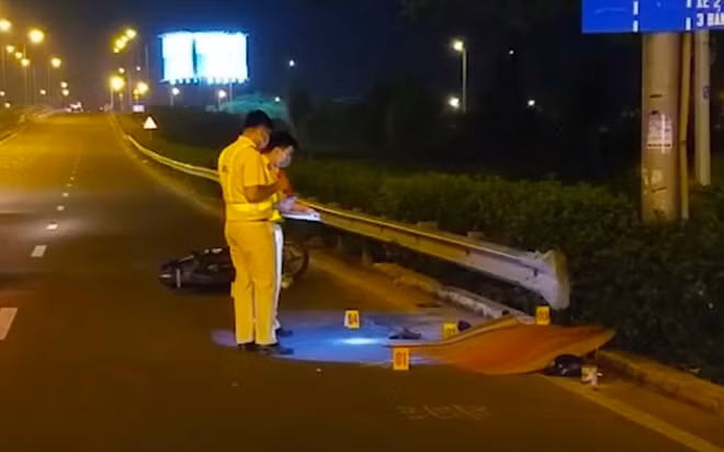 CSGT tổ chức khám nghiệm hiện trường vụ việc
