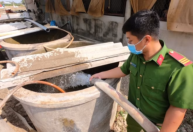 Nếu hạn mặn kéo dài đến cuối tháng 5, xã Phước Vĩnh Đông thiếu hơn 3.300m3 nước sinh hoạt.