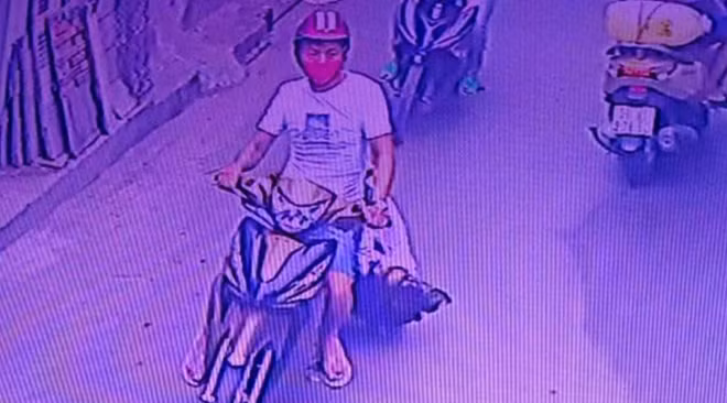 Hình ảnh Đức kéo lê chị H sau khi giật điện thoại