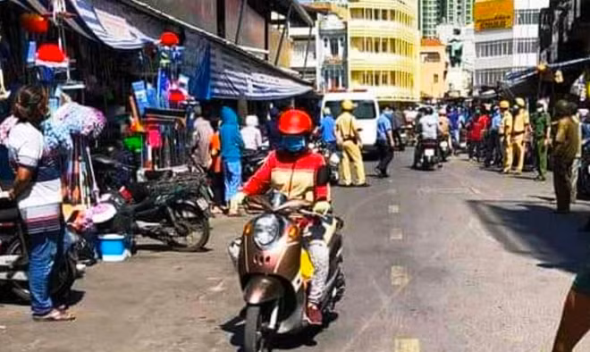 Một phía chợ Kim Biên được phong tỏa phục vụ công tác điều tra
